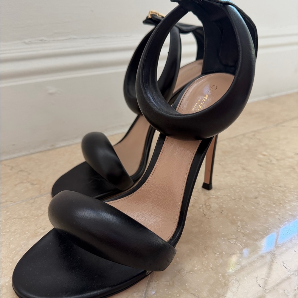 Gianvito Rossi Black Leather Heels